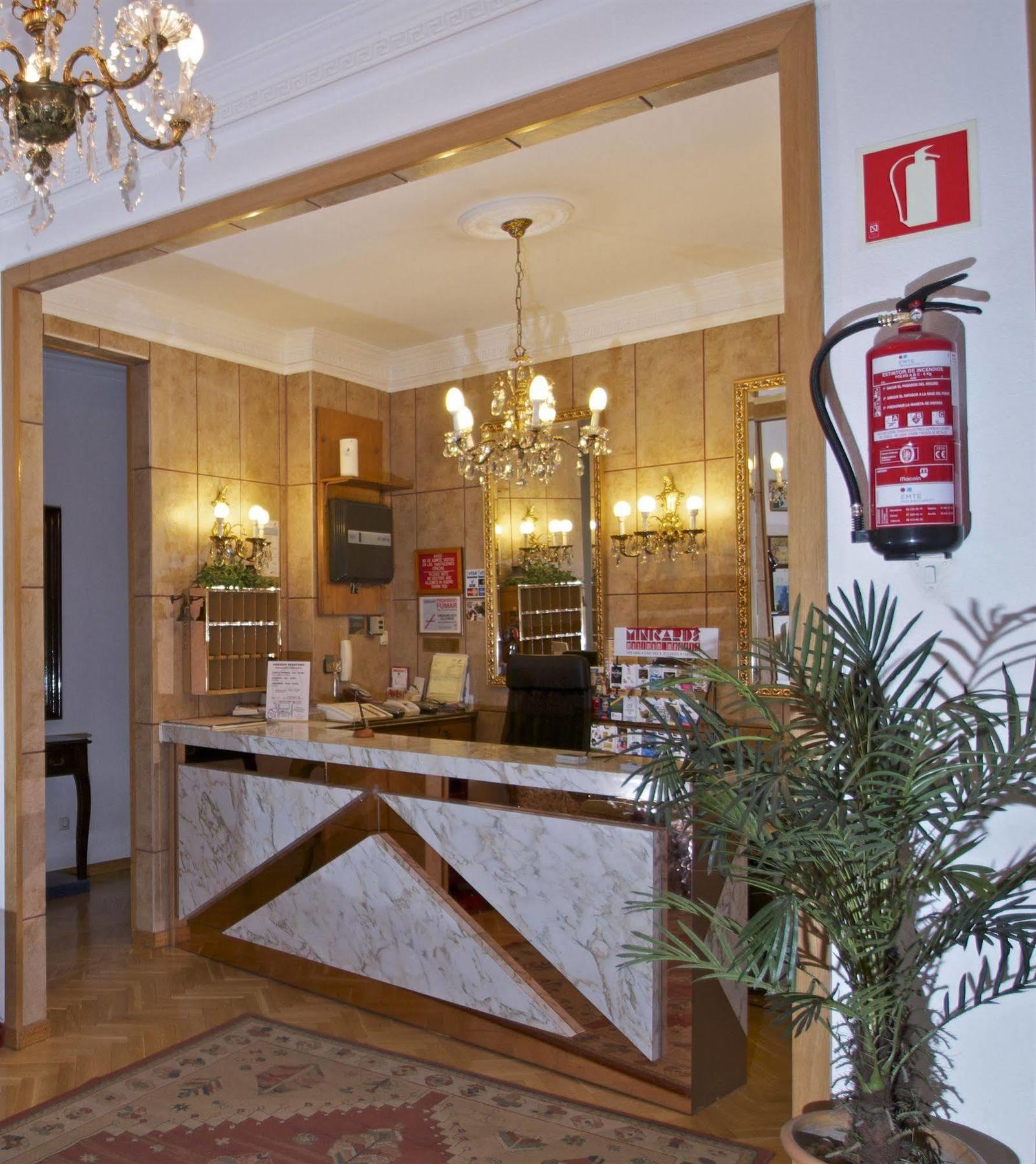 Hostal Greco Gran Via Madrid Eksteriør billede