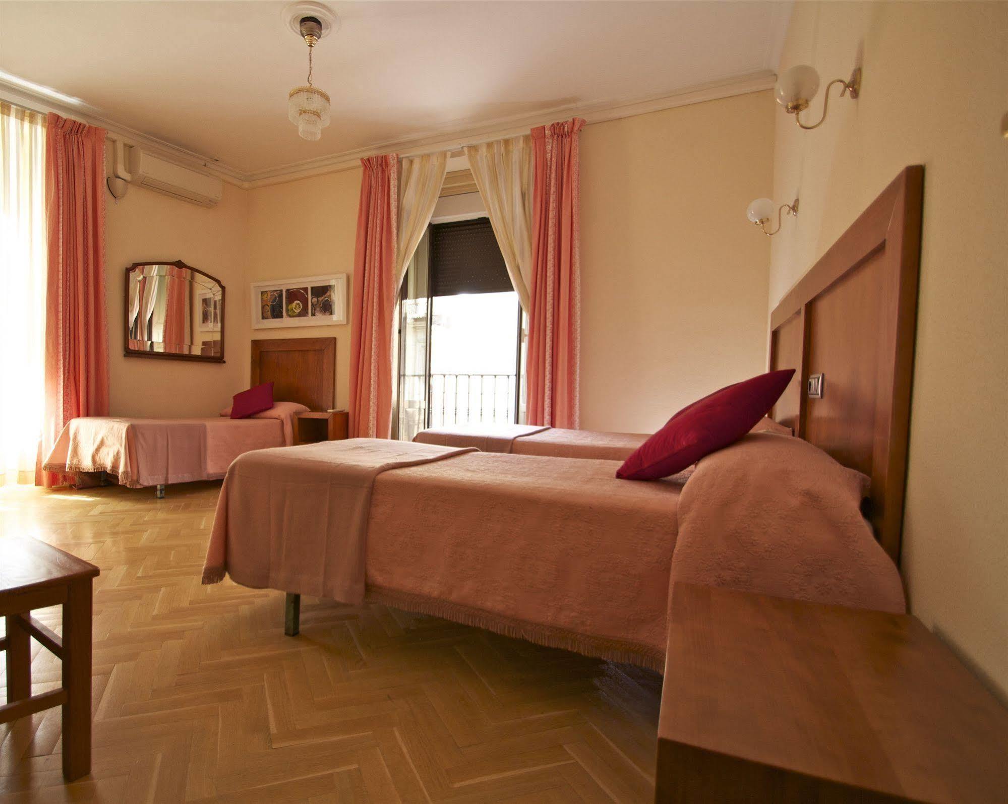 Hostal Greco Gran Via Madrid Eksteriør billede